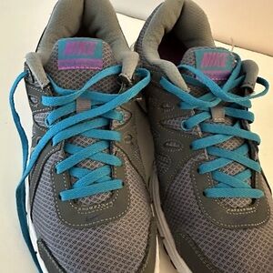 Nike Revolutions 2 Gray & Blue Sneakers Size 9.5 Ladies